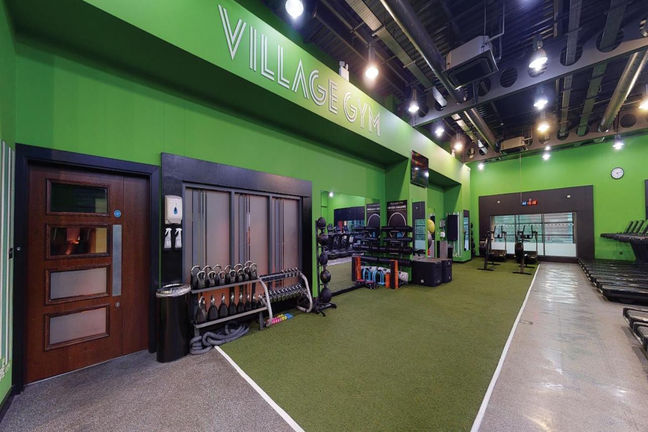 Village Hotel Solihull Bagian luar foto