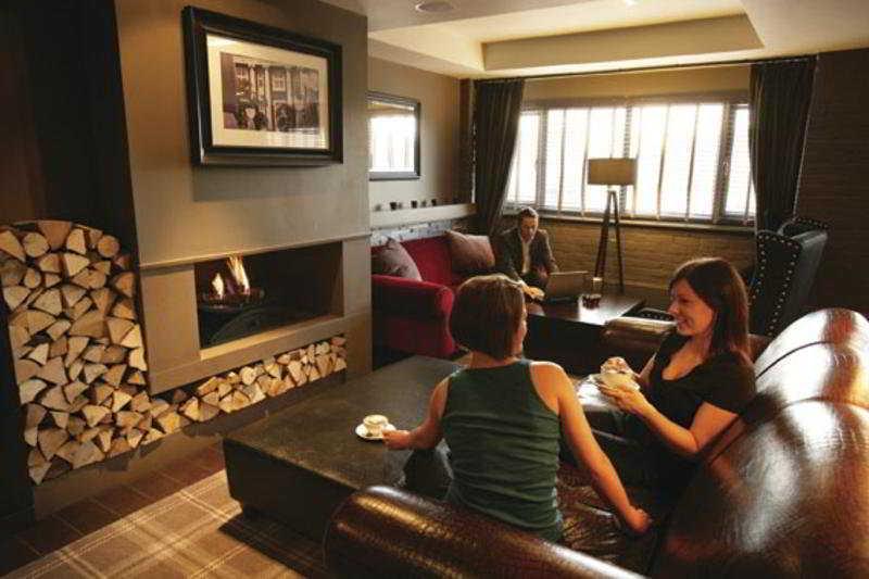 Village Hotel Solihull Bagian luar foto