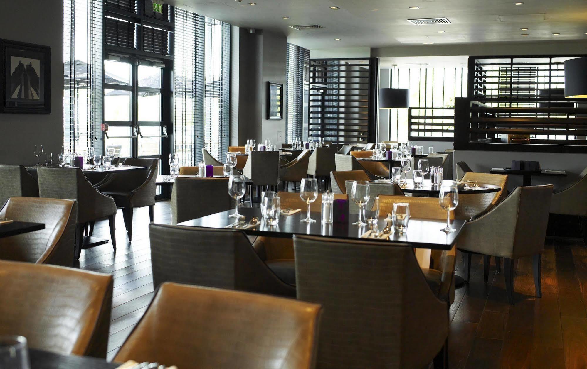 Village Hotel Solihull Bagian luar foto