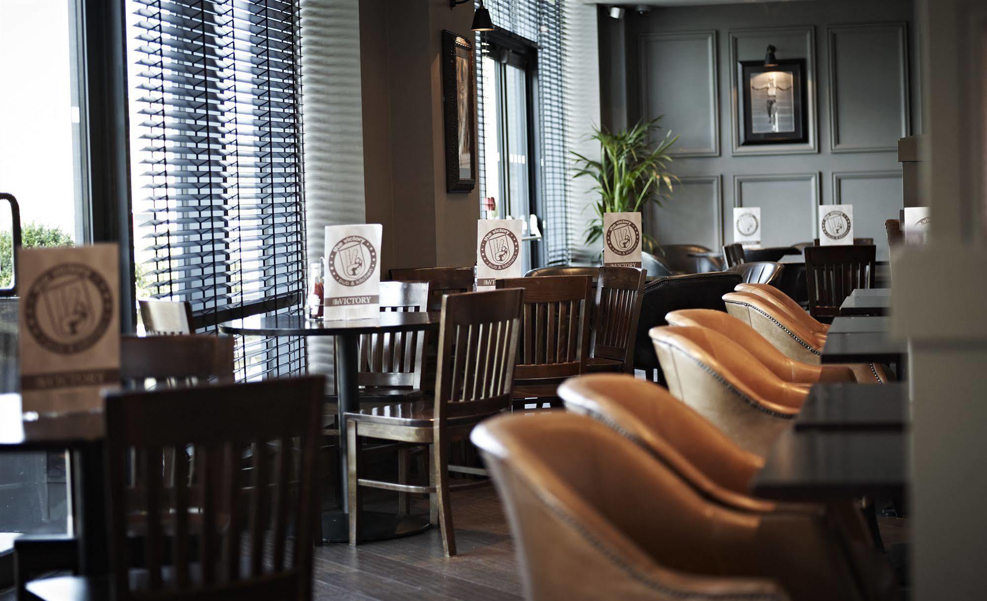 Village Hotel Solihull Bagian luar foto